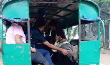  কালুরঘাটে টেম্পোর ধাক্কায় পা ভাঙলো বৃদ্ধের