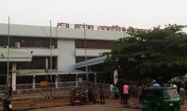 চট্টগ্রামে অল্পের জন্য প্রাণে বাঁচলো বিমানের ১৭৫ যাত্রী