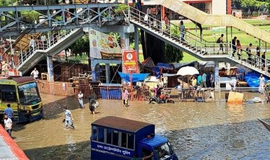  ঢাকায় ৮৭ মিলিমিটার বৃষ্টিতে জলাবদ্ধতা, বৃষ্টি হতে পারে রোববারও   