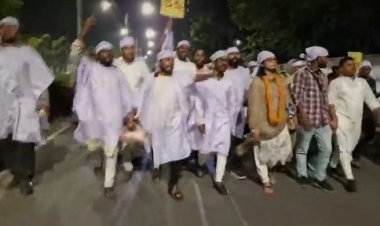 কাফনের কাপড় গায়ে জড়িয়ে ৩৫ প্রত্যাশীদের মিছিল