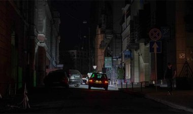 রুশ হামলায় অন্ধকারে পুরো ইউক্রেন