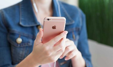 আইফোন ব্যবহারকারীদের সুখবর, এআই ফিচার আনছে অ্যাপল