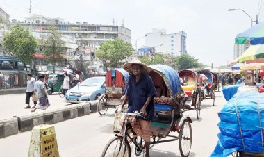 তাপপ্রবাহে নাকাল শ্রমজীবী মানুষ, গরমে-ঘামে চরম অস্বস্তি