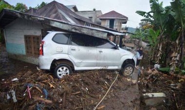 ইন্দোনেশিয়ায় বন্যা, শীতল লাভায় মৃত ৬৭