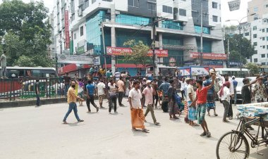 দ্বিতীয় দিনে ফের সড়ক অবরোধ অটোরিকশা চালকদের