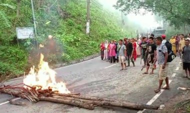 রাঙামাটিতে ইউপিডিএফের ডাকা অর্ধদিবস অবরোধ চলছে