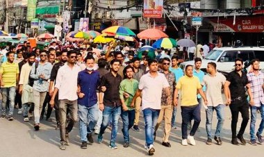 খালেদা জিয়ার মুক্তি দাবিতে রাজধানীতে ছাত্রদলের মিছিল