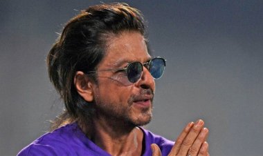 সুস্থ হয়ে হাসপাতাল ছাড়লেন শাহরুখ, থাকবেন আইপিএলের ফাইনালে