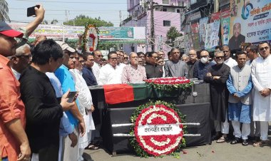 মানু মজুমদারের প্রতি প্রধানমন্ত্রীর পক্ষে শ্রদ্ধা