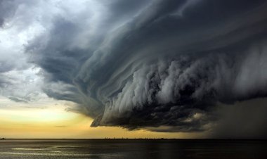 কবে বাংলাদেশে আঘাত হানতে পারে ঘূর্ণিঝড় রেমাল?