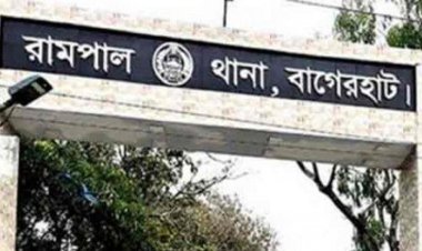 মায়ের সঙ্গে প্রাইভেটে যাওয়ার পথে পিকআপের ধাক্কায় স্কুলছাত্রী নিহত