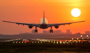 ঘূর্ণিঝড় রেমাল : কলকাতায় বিমান ওঠানামা বন্ধের ঘোষণা