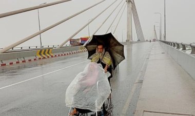  ঘূর্ণিঝড় রিমালের প্রভাবে চট্টগ্রামে বৃষ্টি, বাড়ছে জোয়ারের পানি