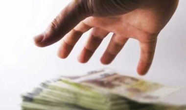 ‘টাকার কথা কাউকে বললে আবারও তোকে আসামি করব’