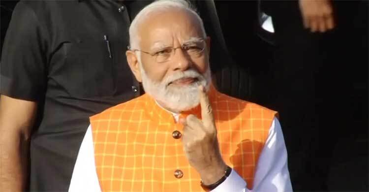 লোকসভা নির্বাচনে ভোট দিলেন মোদী