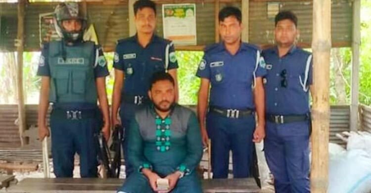 ভোট কিনতে গিয়ে ইউপি চেয়ারম্যান আটক