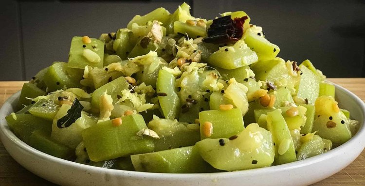 গরমে লাউ খাবেন যে কারণে