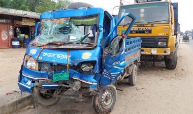 শ্রীপুরে ট্রাকের পেছনে পিকআপের ধাক্কা, নিহত ২