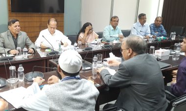 ইসির সঙ্গে বৈঠকে বসেছে টিআইবির প্রতিনিধি দল