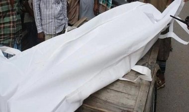 বিকল গাড়ির পেছনে কাভার্ডভ্যানের ধাক্কা, নিহত ২