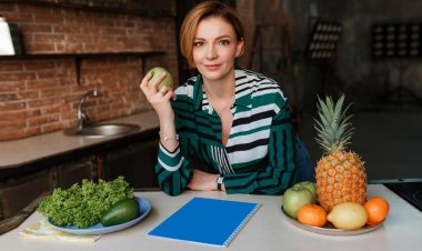 ওজন বাড়াতে যে ৪ ফল খাবেন