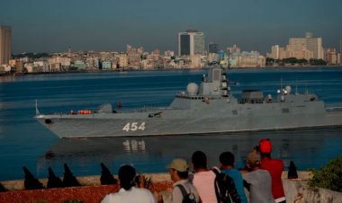 যুক্তরাষ্ট্রের দরজায় নোঙর করবে রুশ যুদ্ধজাহাজ