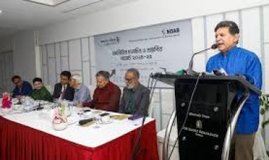 বাজেট প্রণয়নে লুটেরা গোষ্ঠীর কথা শুনেছেন অর্থমন্ত্রী: হোসেন জিল্লুর