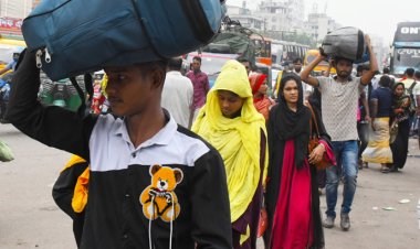 ভোগান্তি মাথায় নিয়েই রাজধানী ছাড়ে লাখো মানুষ