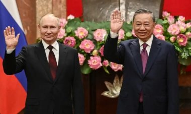 পুরনো বন্ধুত্ব জোরদার করতে ভিয়েতনামে পুতিন