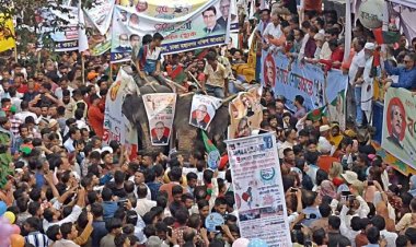 প্রতিষ্ঠাবার্ষিকীতে ঢাকায় আওয়ামী লীগের শোভাযাত্রা