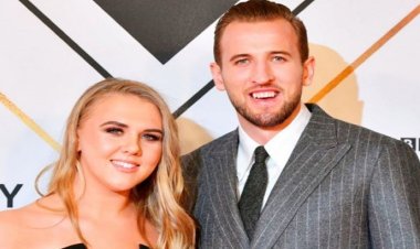 ফুটবলারদের সঙ্গিনীদের জাতীয় শিবিরে ডাকার নির্দেশ কোচের 