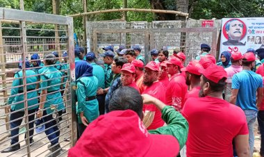  সোহরাওয়ার্দী উদ্যানে আসতে শুরু করেছেন আওয়ামী লীগের নেতাকর্মীরা