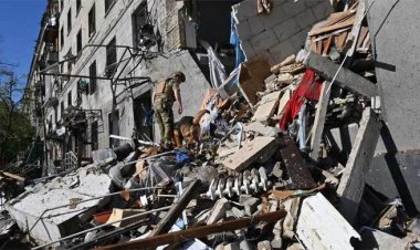  ইউক্রেনে আবাসিক ভবনে রাশিয়ার হামলায় নিহত ২, আহত অর্ধশত