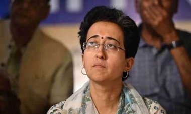  পানি সংকটের প্রতিবাদে অনশন, মন্ত্রীকে নেওয়া হলো হাসপাতালে