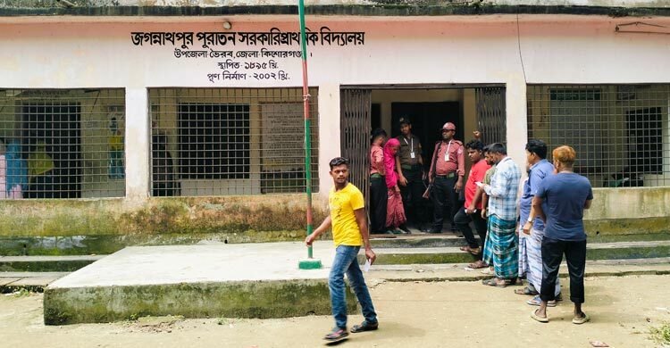 গ্রামের মানুষ এখন কাজে, শেষের দিকে ভোট বেড়ে যায়: ইসি সচিব