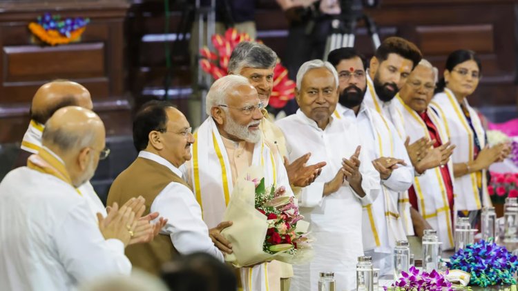 মোদির মন্ত্রিসভায় নেই কোনো মুসলিম!