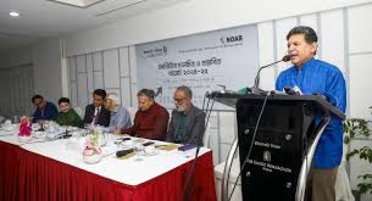 বাজেট প্রণয়নে লুটেরা গোষ্ঠীর কথা শুনেছেন অর্থমন্ত্রী: হোসেন জিল্লুর