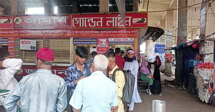 ঈদের দিনও ঢাকা ছাড়ছেন অনেকে