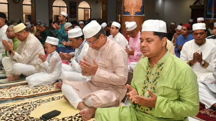রাজারবাগে ঈদের নামাজ আদায় করলেন আইজিপি