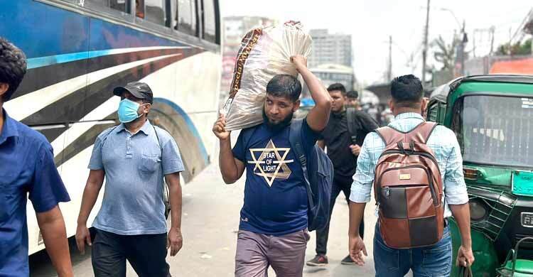 ছুটি শেষে ঢাকায় ফিরছে কর্মজীবী মানুষ