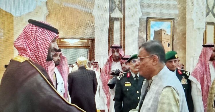 সৌদি যুবরাজের রাজকীয় সংবর্ধনায় পররাষ্ট্রমন্ত্রী
