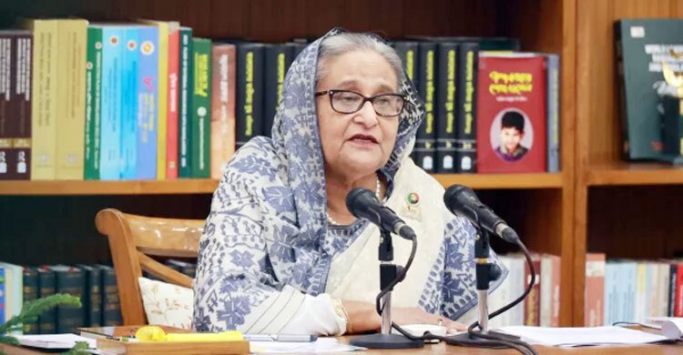 ভারত সফর নিয়ে প্রধানমন্ত্রীর সংবাদ সম্মেলন চলছে