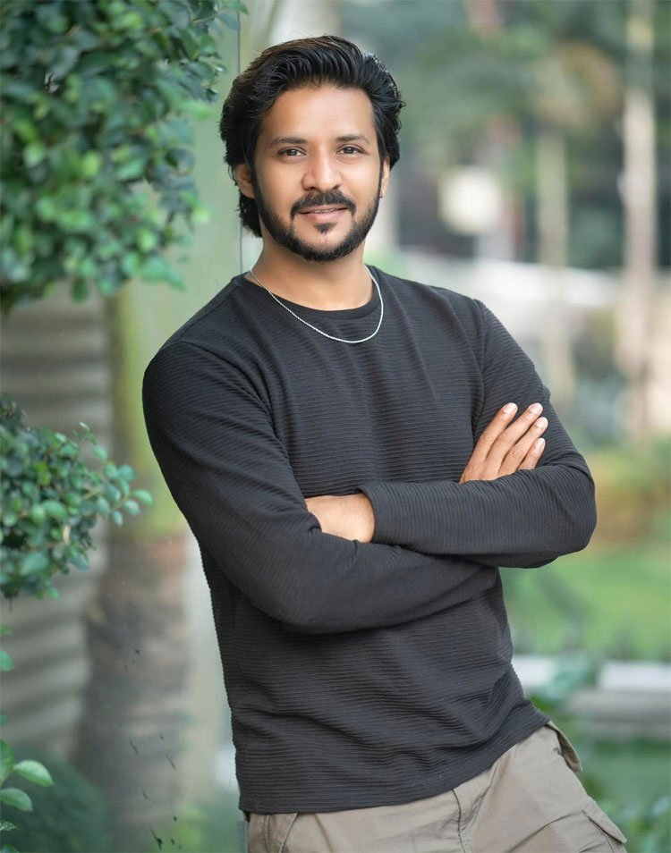 আমেরিকা যাচ্ছেন নিরব