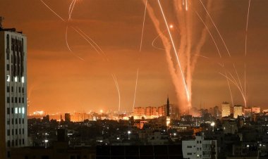 মুহুর্মুহু রকেট হামলায় কাঁপছে ইসরাইল