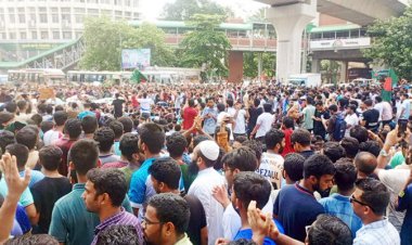 ফের শাহবাগ অবরোধ আন্দোলনকারী শিক্ষার্থীদের, যান চলাচল বন্ধ