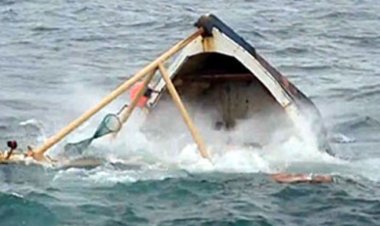 সোমেশ্বরী নদীতে নৌকা ডুবে মাদসারাছাত্রী নিখোঁজ