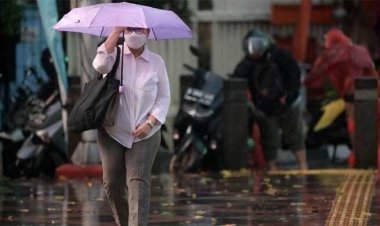  ইন্দোনেশিয়ায় ভূমিধসে প্রাণ হারিয়েছে ১১ জন, নিখোঁজ ১৯   