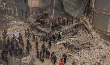 ইউক্রেনের বিভিন্ন শহরে রাশিয়ার ক্ষেপণাস্ত্র হামলায় শিশুসহ নিহত ৩৭