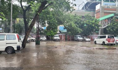  ৩ দিন পর ঢাকায় ঝুম বৃষ্টি   