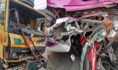 গাইবান্ধায় ট্রাক-বাস চাপায় মোটরসাইকেলের ৩ আরোহী নিহত